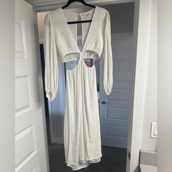 WAYF Cut out maxi dress - Picture 2 of 16